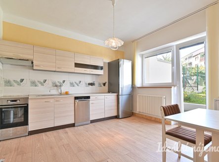 Pronájem bytu, 3+1, 180 m²