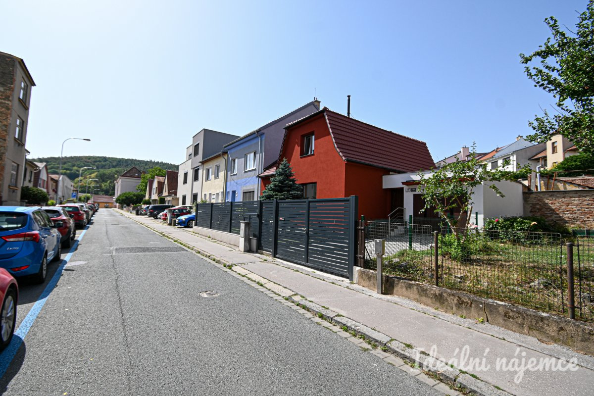 Pronájem bytu 3+1, Stromovka, Jundrov, 35 000 Kč/měs, 180 m2