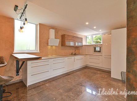Pronájem bytu, 5+kk, 140 m²