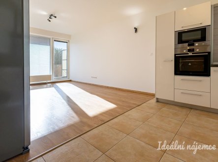Pronájem bytu, 3+kk, 76 m²