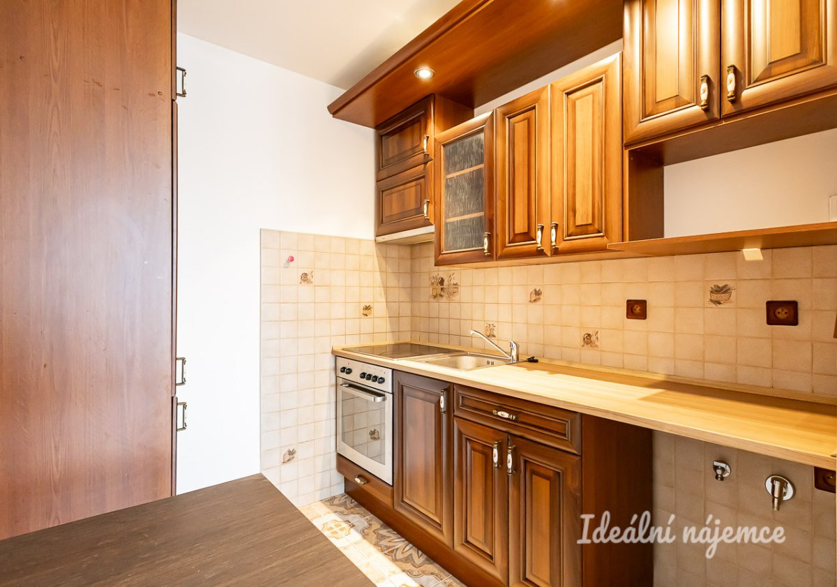 Podnájem bytu 2+kk, Na Komořsku, Komořany, 45 m2