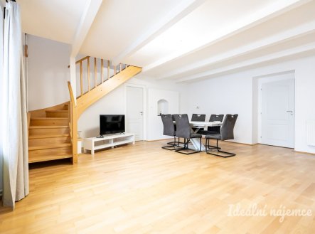 Pronájem domu/vily, 140 m²