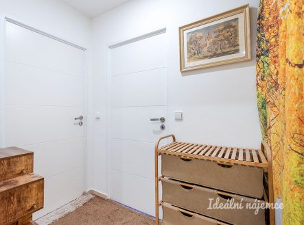 Pronájem bytu, 2+kk, 42 m²