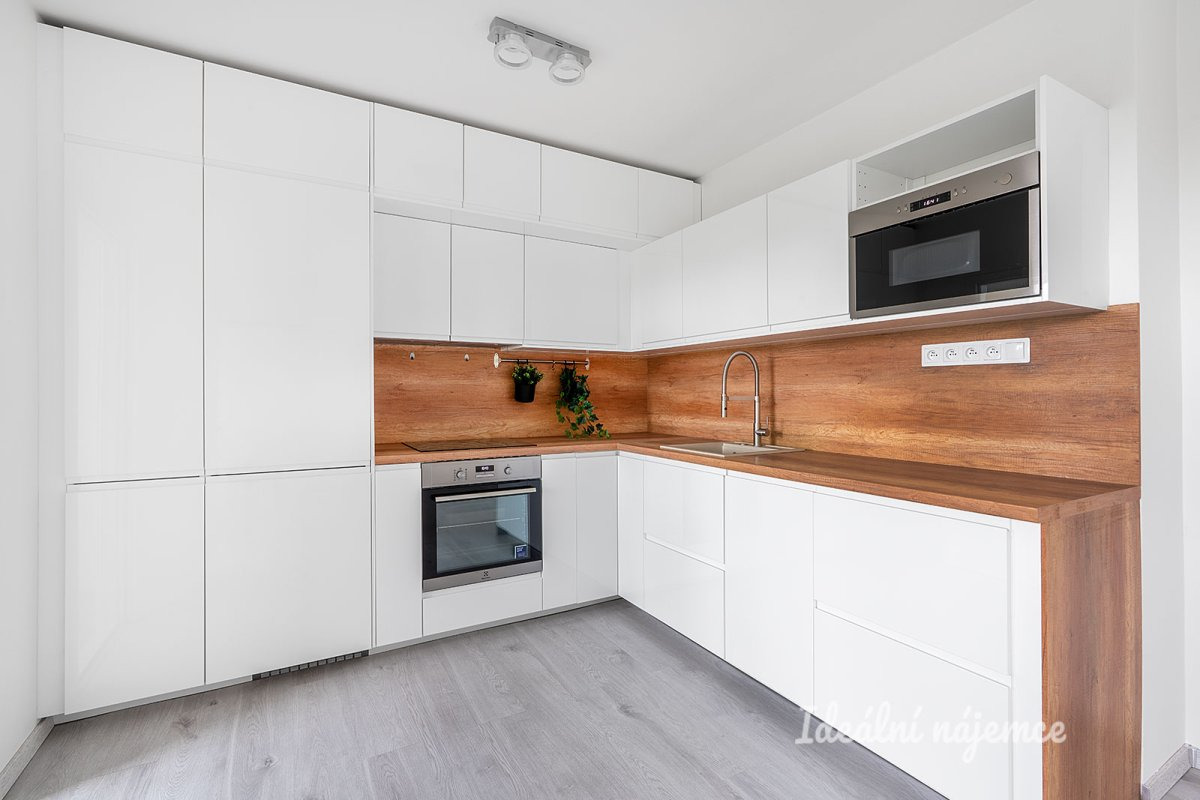 Pronájem bytu 3+kk, Šluknovská, Střížkov, 27900 Kč/měs, 68 m2