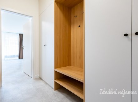 Pronájem bytu, 1+kk, 35 m²