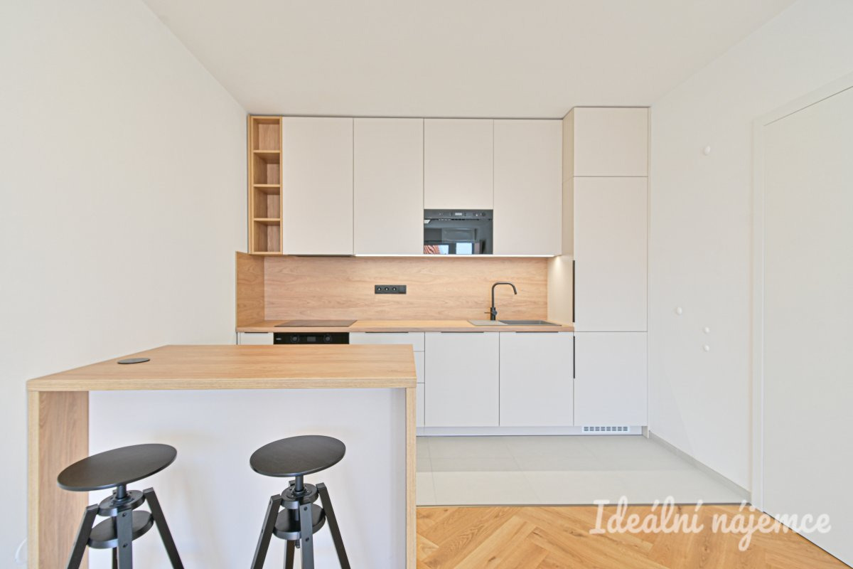 Pronájem bytu 2+kk, Poděbradova, Královo Pole, 32 000 Kč/měs, 59 m2