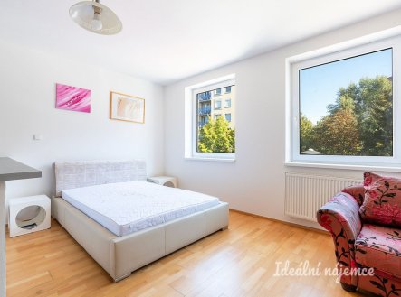 Pronájem bytu, 1+kk, 32 m²