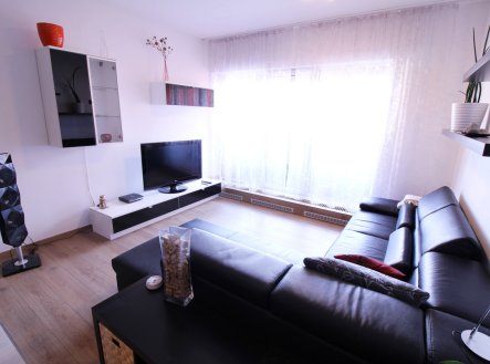 Pronájem bytu, 2+kk, 58 m²