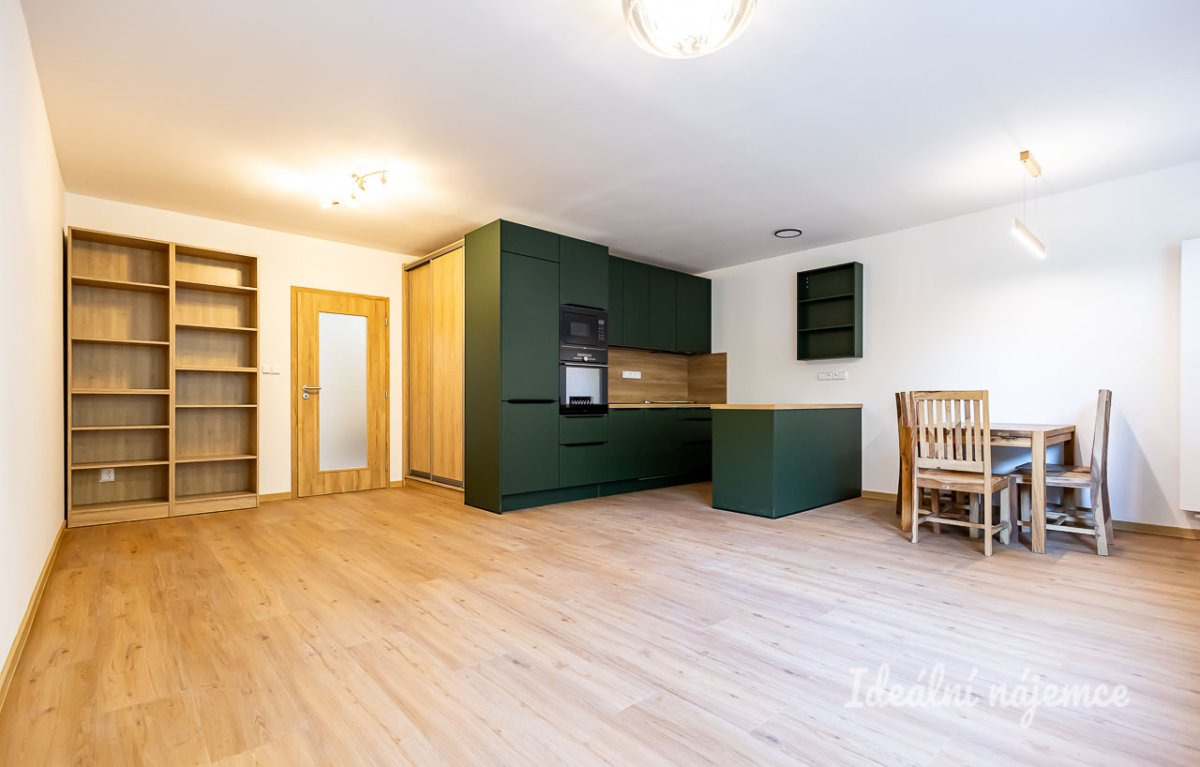 Pronájem bytu 3+kk, Pujmanové, Nusle,  32 900 Kč/měs, 69 m2
