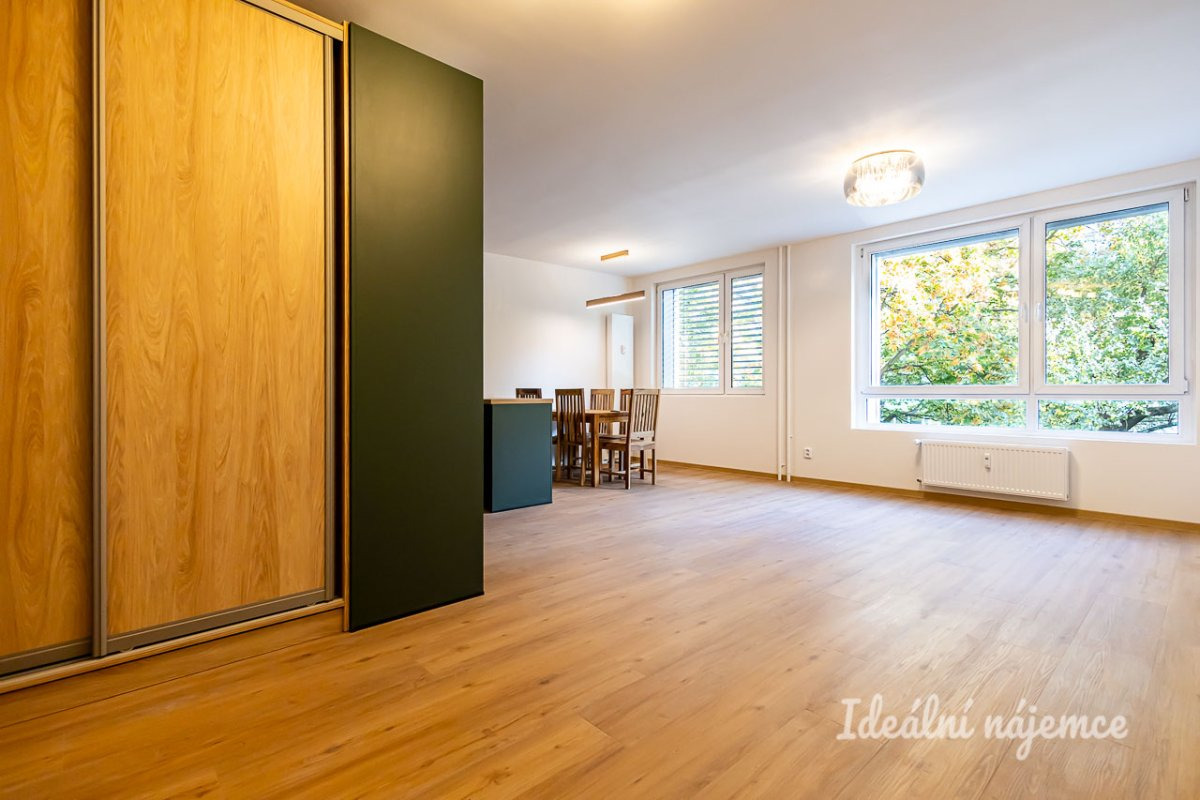 Pronájem bytu 3+kk, Pujmanové, Nusle,  32 900 Kč/měs, 69 m2