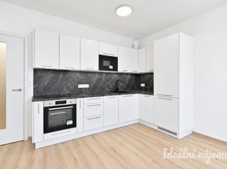 Pronájem bytu, 1+kk, 42 m²