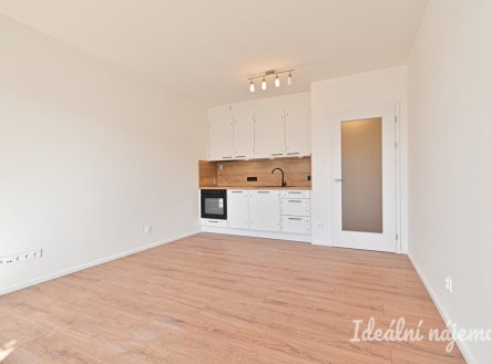 Pronájem bytu, 1+kk, 27 m²