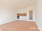 Pronájem bytu, 1+kk, 27 m²