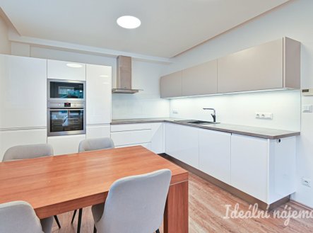 Pronájem bytu, 3+kk, 72 m²