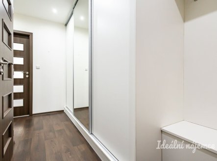 Pronájem bytu, 2+kk, 43 m²