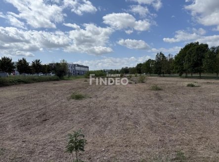 Prodej pozemku pro komerční výstavbu, 5 601 m²