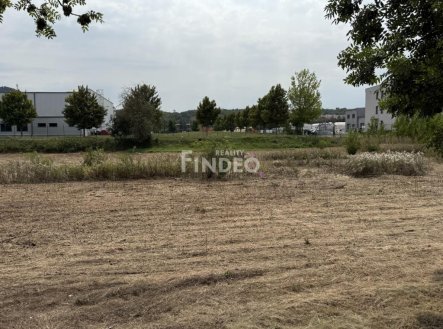 Prodej pozemku pro komerční výstavbu, 5 601 m²