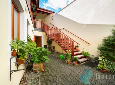 Prodej hotel, 300 m²