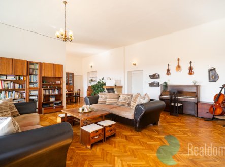 Prodej nájemního domu, 330 m²