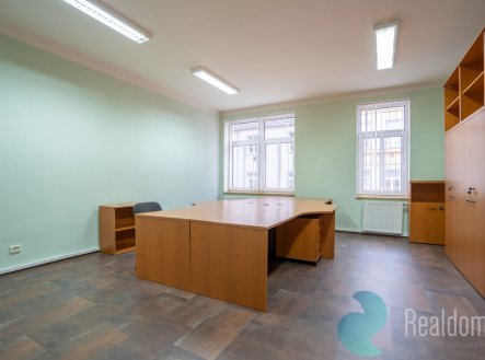 Pronájem kanceláře, 130 m²