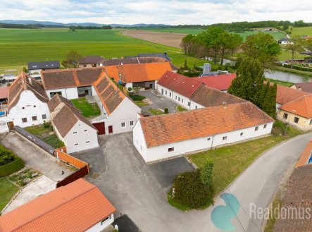 Prodej výrobní prostory, 1 075 m² obrázek