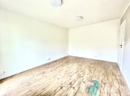 Pronájem bytu, 1+kk, 33 m²