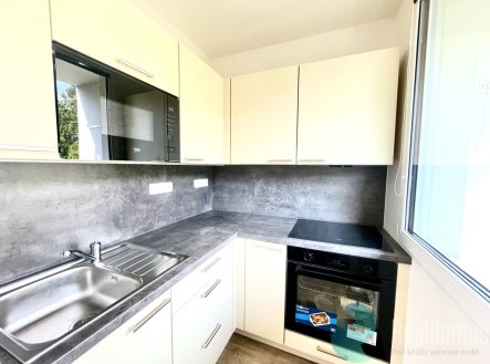 Pronájem bytu, 1+kk, 33 m²