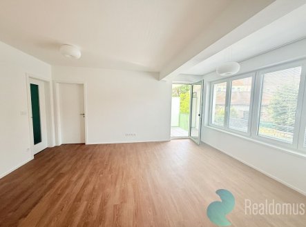 Pronájem bytu, 2+kk, 61 m²