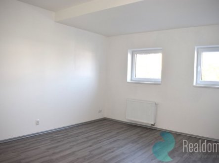 Pronájem kanceláře, 72 m²
