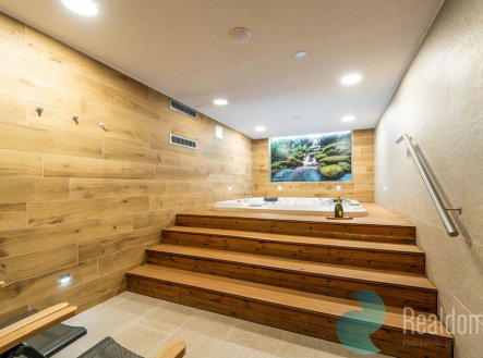 Prodej hotel, 953 m²