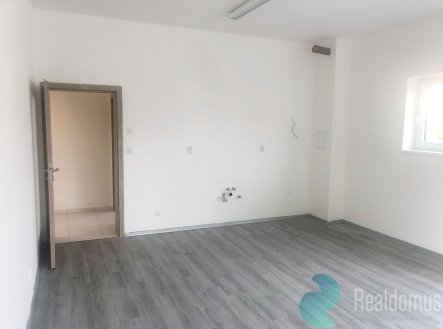 Pronájem kanceláře, 89 m²