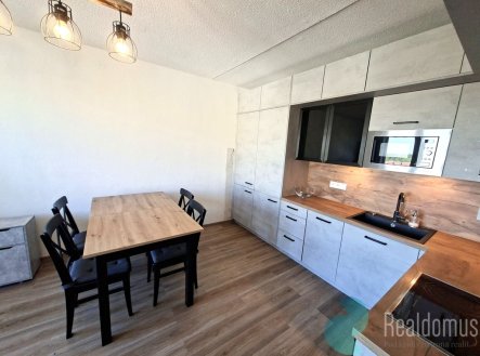 Pronájem bytu, 2+kk, 43 m²