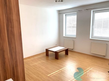 Pronájem bytu, 1+kk, 40 m²