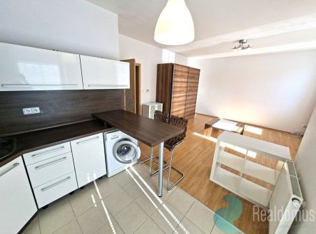 Pronájem bytu, 1+kk, 40 m²