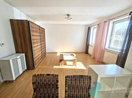 Pronájem bytu, 1+kk, 40 m²