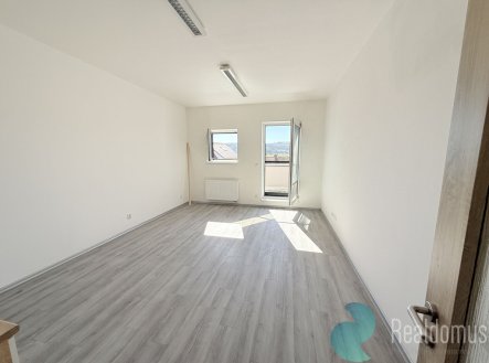 Pronájem kanceláře, 35 m²