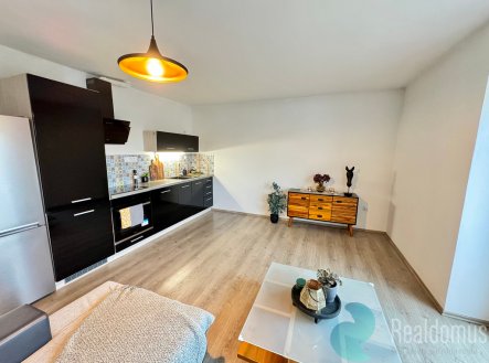 Pronájem bytu, 2+kk, 56 m²