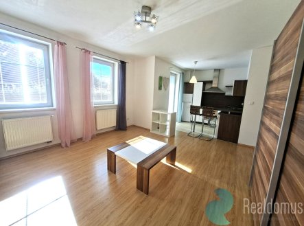 Pronájem bytu, 1+kk, 40 m²
