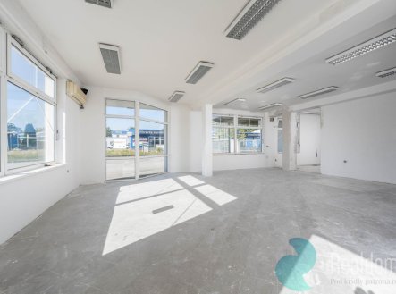 Pronájem skladu, 1 383 m²