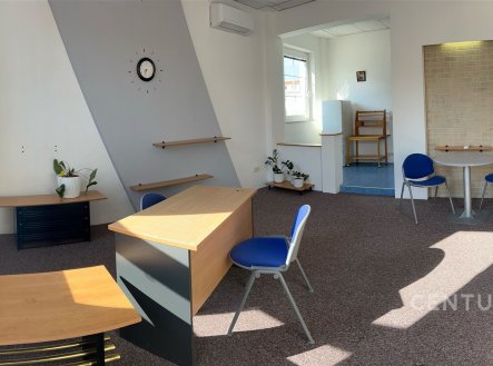 Pronájem kanceláře, 60 m²