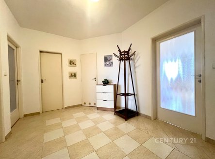 Pronájem bytu, 3+kk, 93 m²