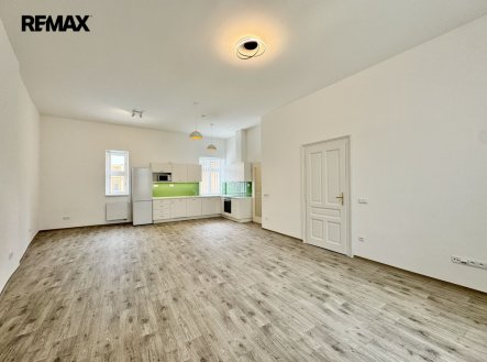 Pronájem bytu, 2+kk, 87 m²