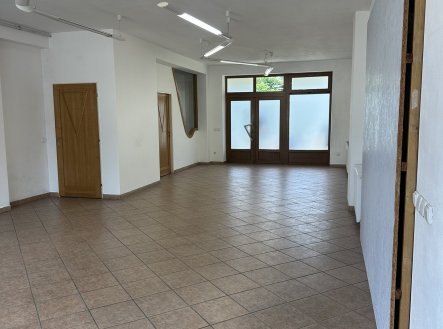Pronájem obchodní prostory, 90 m² obrázek