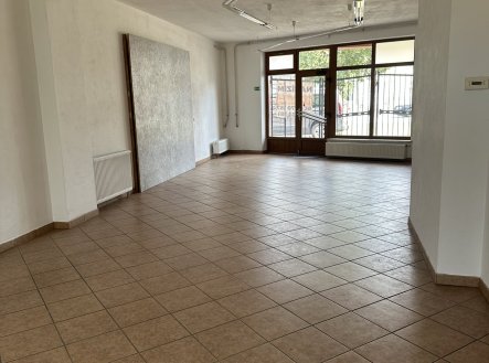 Pronájem obchodní prostory, 90 m²