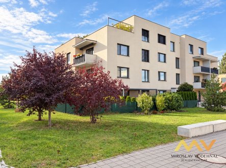 Pronájem bytu, 1+kk, 32 m²