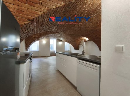 Pronájem bytu, 1+kk, 70 m²