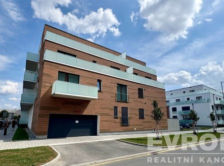Pronájem bytu, 2+kk, 70 m²