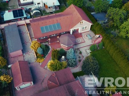 Prodej domu/vily, 220 m² obrázek