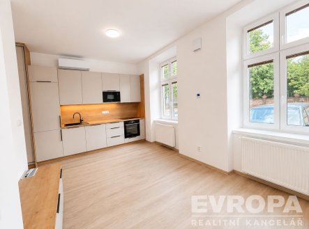 Pronájem bytu, 2+kk, 31 m² obrázek