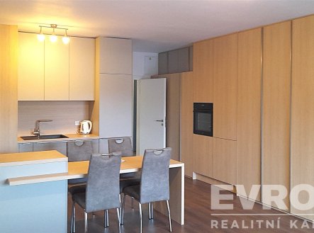 Pronájem bytu, atypický, 44 m²